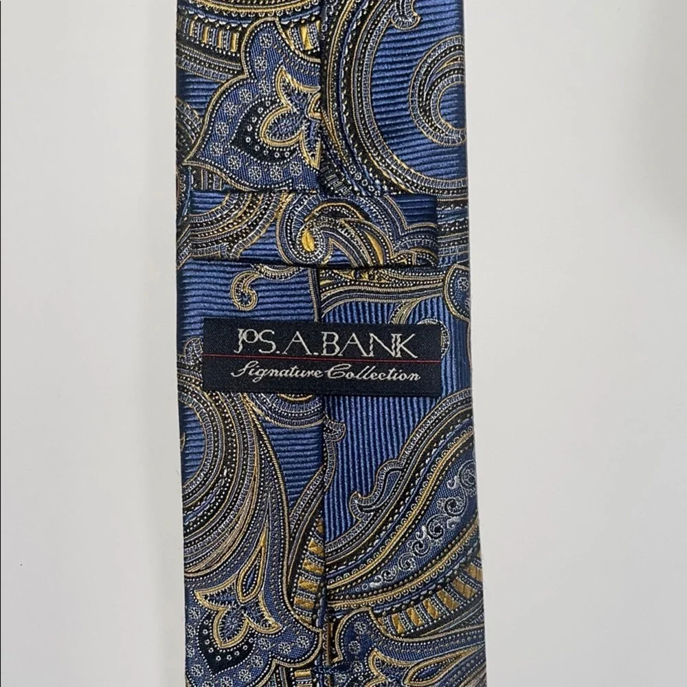 JOS. A. BANK Blue Gold Paisley Silk Tie Hand Made In China W: 3.5